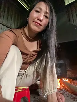 Huonglyna online show from May 2026 03:43:02 AM