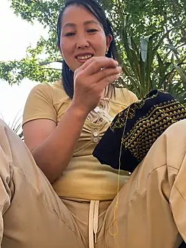 Snapshot of Huonglyna chatting on April 2026 02:46:01 AM Huonglyna online show from April 2026 02:46:01 AM