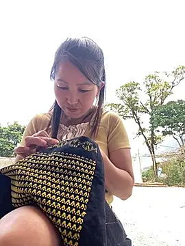 Snapshot of Huonglyna chatting on April 2026 08:09:02 AM Huonglyna online show from April 2026 08:09:02 AM