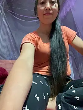 Snapshot of Huonglyna chatting on April 2026 02:10:01 PM Huonglyna online show from April 2026 02:10:01 PM