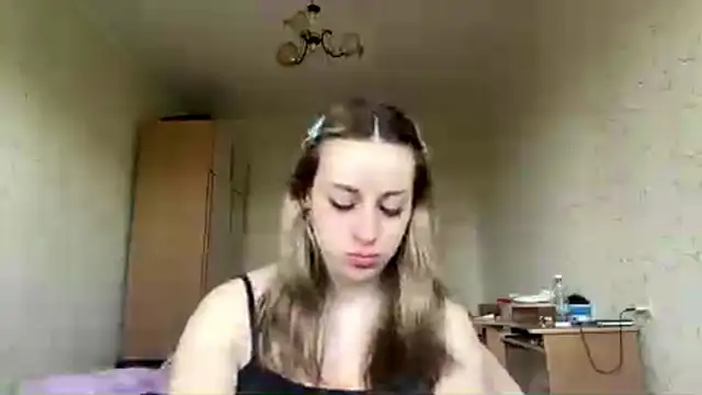 Snapshot of SpringSummers chatting on May 2026 07:07:02 AM SpringSummers online show from May 2026 07:07:02 AM