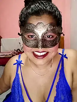Snapshot of Maskedcurves chatting on May 2026 06:06:02 AM Maskedcurves online show from May 2026 06:06:02 AM