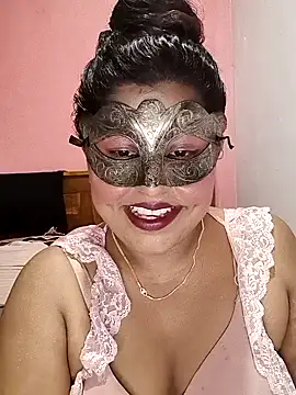 Snapshot of Maskedcurves chatting on May 2026 04:12:01 PM Maskedcurves online show from May 2026 04:12:01 PM