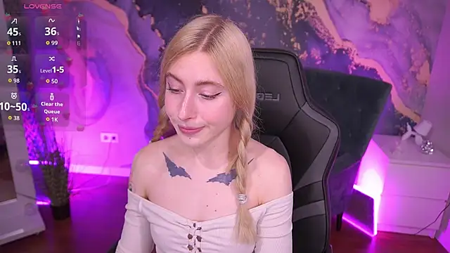 MelaniiePlay online show from April 2026 01:13:02 PM