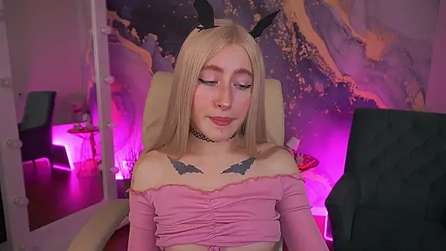 MelaniiePlay online show from May 2026 01:25:01 PM