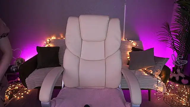 MelaniiePlay online show from May 2026 02:04:01 PM