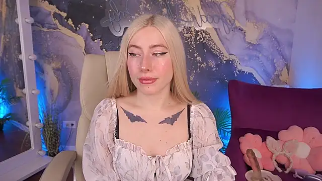 Snapshot of MelaniiePlay chatting on July 2026 05:16:01 AM MelaniiePlay online show from July 2026 05:16:01 AM