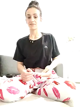 Lolaa92i online show from April 2026 10:16:02 PM