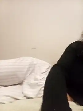 Lolaa92i online show from April 2026 12:27:01 AM