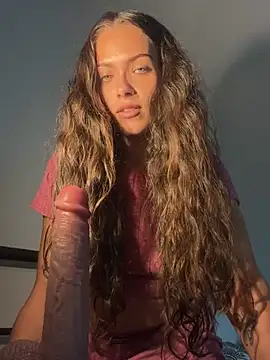 Snapshot of AliciaDx chatting on April 2026 08:23:02 PM AliciaDx online show from April 2026 08:23:02 PM