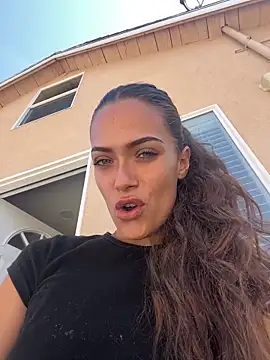 Snapshot of AliciaDx chatting on April 2026 08:10:02 PM AliciaDx online show from April 2026 08:10:02 PM