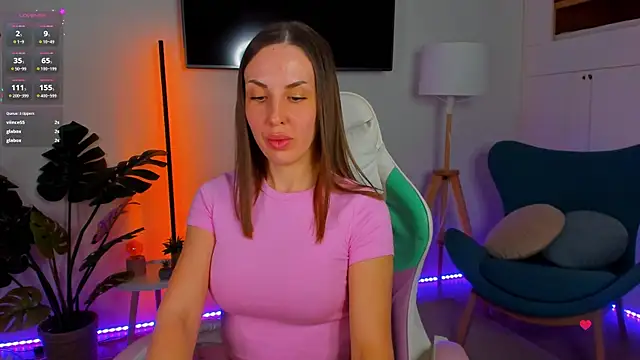 Liil Peach online show from April 2026 06:31:02 PM