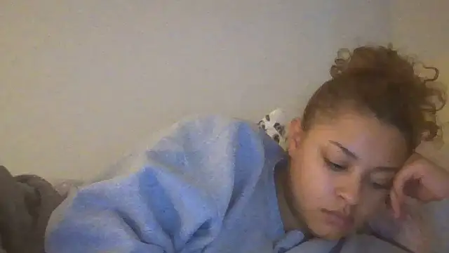 Snapshot of madzbailey chatting on June 2026 11:21:01 PM madzbailey online show from June 2026 11:21:01 PM