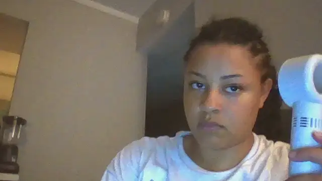 Snapshot of madzbailey chatting on July 2026 01:28:01 AM madzbailey online show from July 2026 01:28:01 AM
