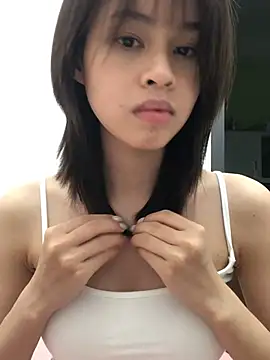 Snapshot of Yenlisu3Zie chatting on April 2026 01:50:01 PM Yenlisu3Zie online show from April 2026 01:50:01 PM