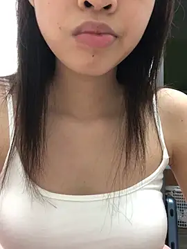 Snapshot of Yenlisu3Zie chatting on April 2026 02:44:02 PM Yenlisu3Zie online show from April 2026 02:44:02 PM