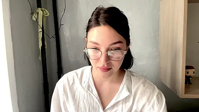 Snapshot of SinfulStarlight chatting on April 2026 07:45:01 AM SinfulStarlight online show from April 2026 07:45:01 AM