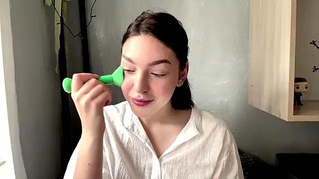 Snapshot of SinfulStarlight chatting on April 2026 05:15:01 AM SinfulStarlight online show from April 2026 05:15:01 AM