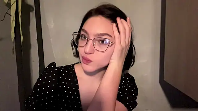 Snapshot of SinfulStarlight chatting on April 2026 01:40:01 PM SinfulStarlight online show from April 2026 01:40:01 PM