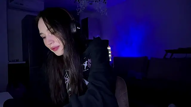 Elizabetswan online show from April 2026 09:22:01 PM