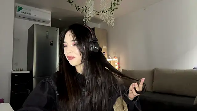 Elizabetswan online show from April 2026 11:48:02 AM