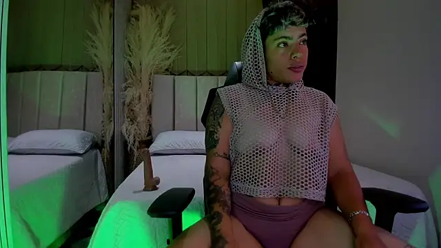 Snapshot of CasperMilers chatting on April 2026 12:21:02 PM CasperMilers online show from April 2026 12:21:02 PM