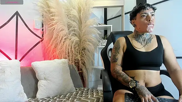 Snapshot of CasperMilers chatting on April 2026 12:32:02 PM CasperMilers online show from April 2026 12:32:02 PM