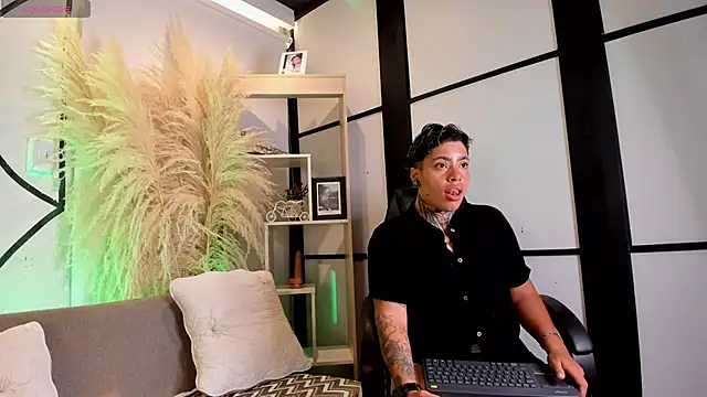 Snapshot of CasperMilers chatting on April 2026 12:41:02 PM CasperMilers online show from April 2026 12:41:02 PM