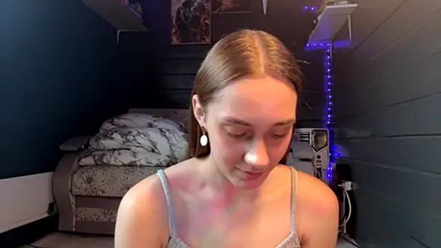 Snapshot of CoreenGau chatting on April 2026 09:43:01 AM CoreenGau online show from April 2026 09:43:01 AM