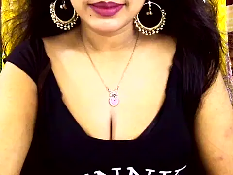 Noor Zarin online show from April 2026 02:47:02 PM