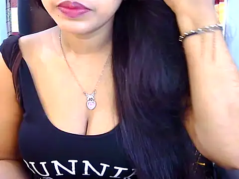 Noor Zarin online show from April 2026 04:32:01 AM