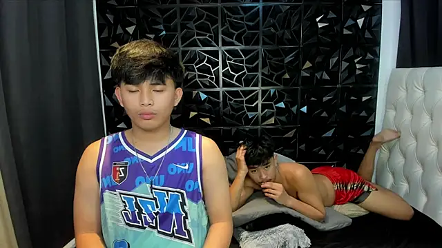 xloverbigcock online show from April 2026 06:20:01 PM