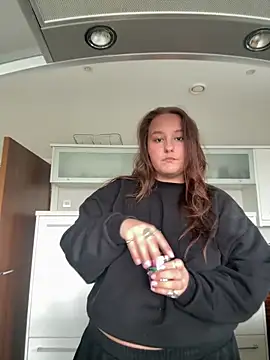 Hollpopss online show from April 2026 01:36:02 PM