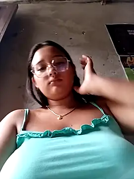 naughty girl hot  online show from April 2026 12:12:01 PM