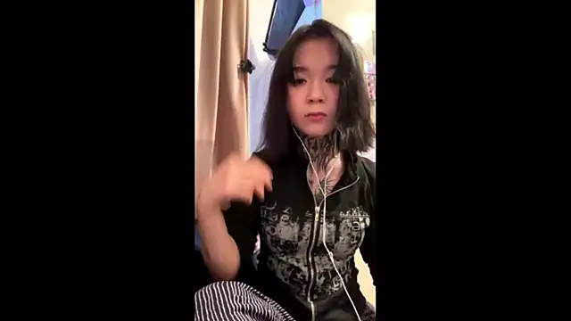 Juliou  online show from April 2026 12:55:01 PM