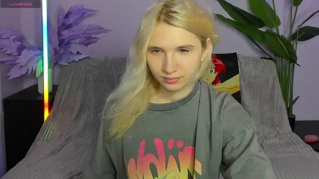 Kitty Blondie online show from April 2026 02:29:02 AM