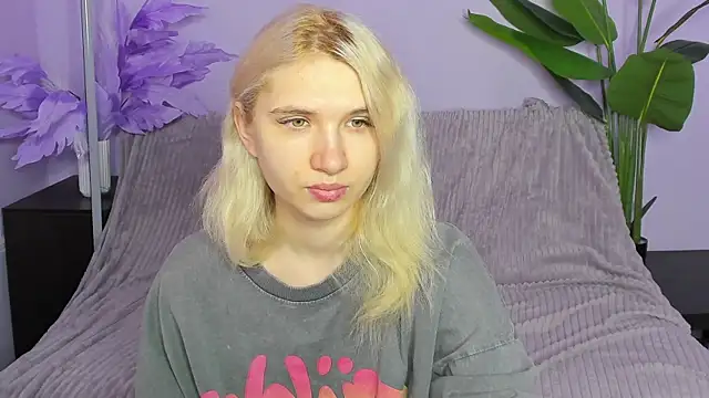 Kitty Blondie online show from April 2026 04:14:01 AM