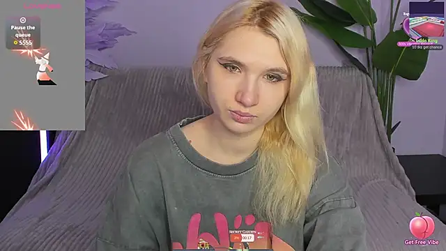 Kitty Blondie online show from April 2026 02:15:02 AM