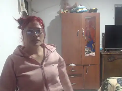 Snapshot of amber_squirtsx chatting on June 2026 01:44:01 AM amber squirtsx online show from June 2026 01:44:01 AM