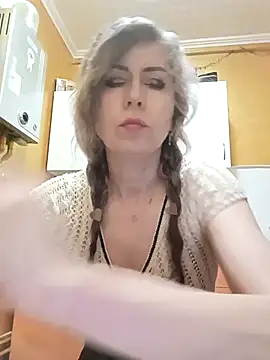 TaynaSecret online show from May 2026 08:16:02 PM