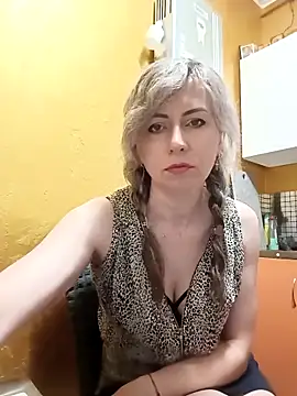 TaynaSecret online show from April 2026 05:19:01 PM