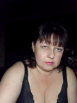 Snapshot of AuroKaria chatting on April 2026 06:12:02 PM AuroKaria online show from April 2026 06:12:02 PM