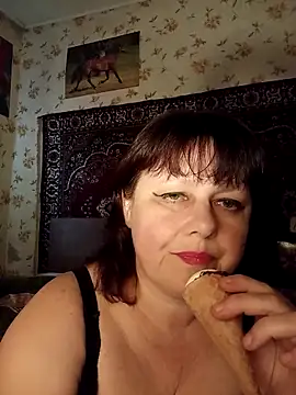 Snapshot of AuroKaria chatting on April 2026 11:39:01 AM AuroKaria online show from April 2026 11:39:01 AM