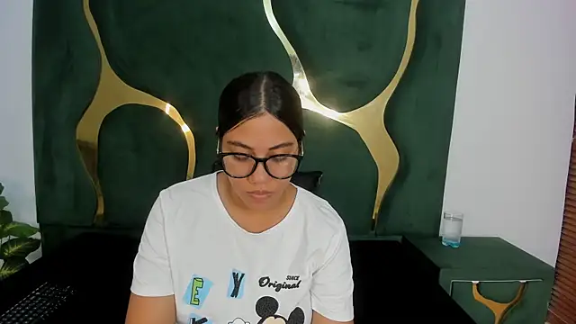 Daphne cuteht online show from May 2026 07:50:01 PM