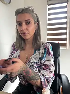 Isabella varella- online show from May 2026 01:50:01 PM