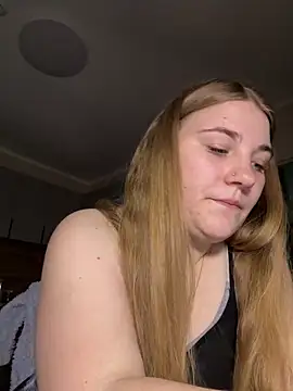 Flowers454 online show from April 2026 07:20:02 PM