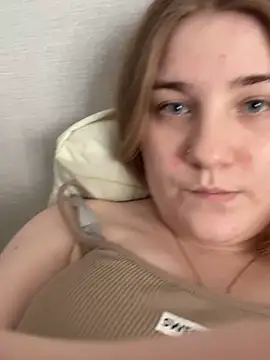 Flowers454 online show from April 2026 01:46:01 PM