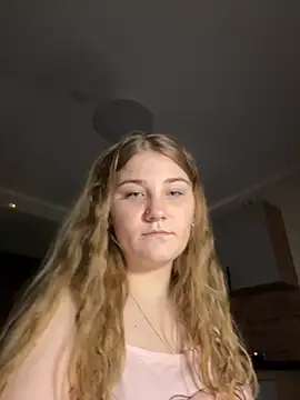 Flowers454 online show from April 2026 09:32:01 PM