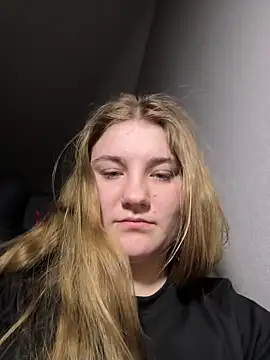 Flowers454 online show from April 2026 01:32:02 AM