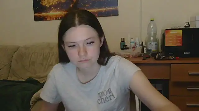 JessicaHolland1 online show from June 2026 05:28:01 PM